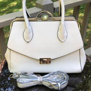 🔴La Terre Fashion Cream Bag w/Strap Gold & Rhinestone